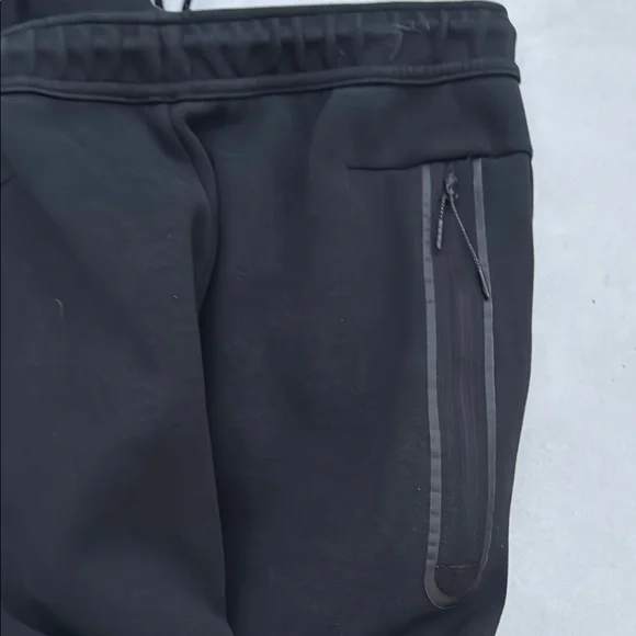 Nike Tech Black Jogger Pants - Picture 5 of 6